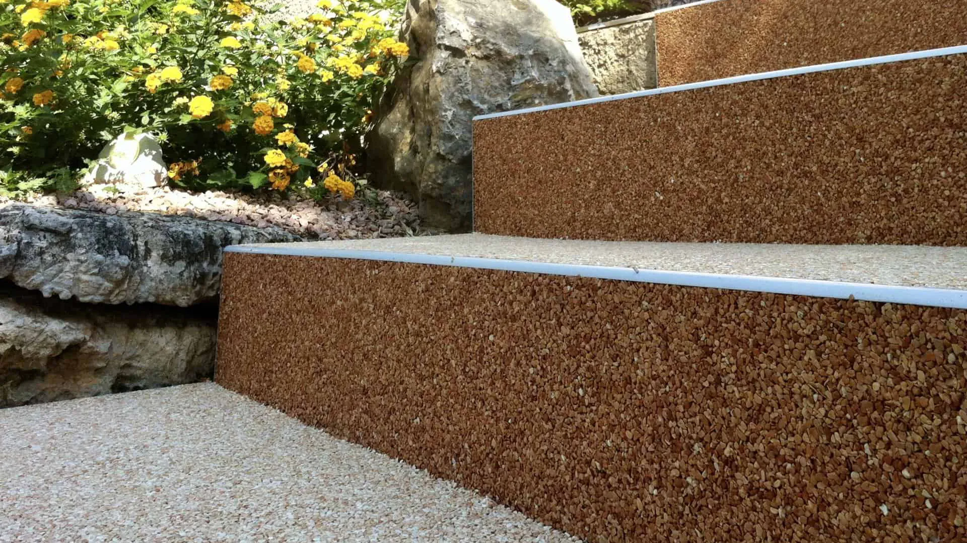 livingstone-moquette-pierre-escalier-jardin