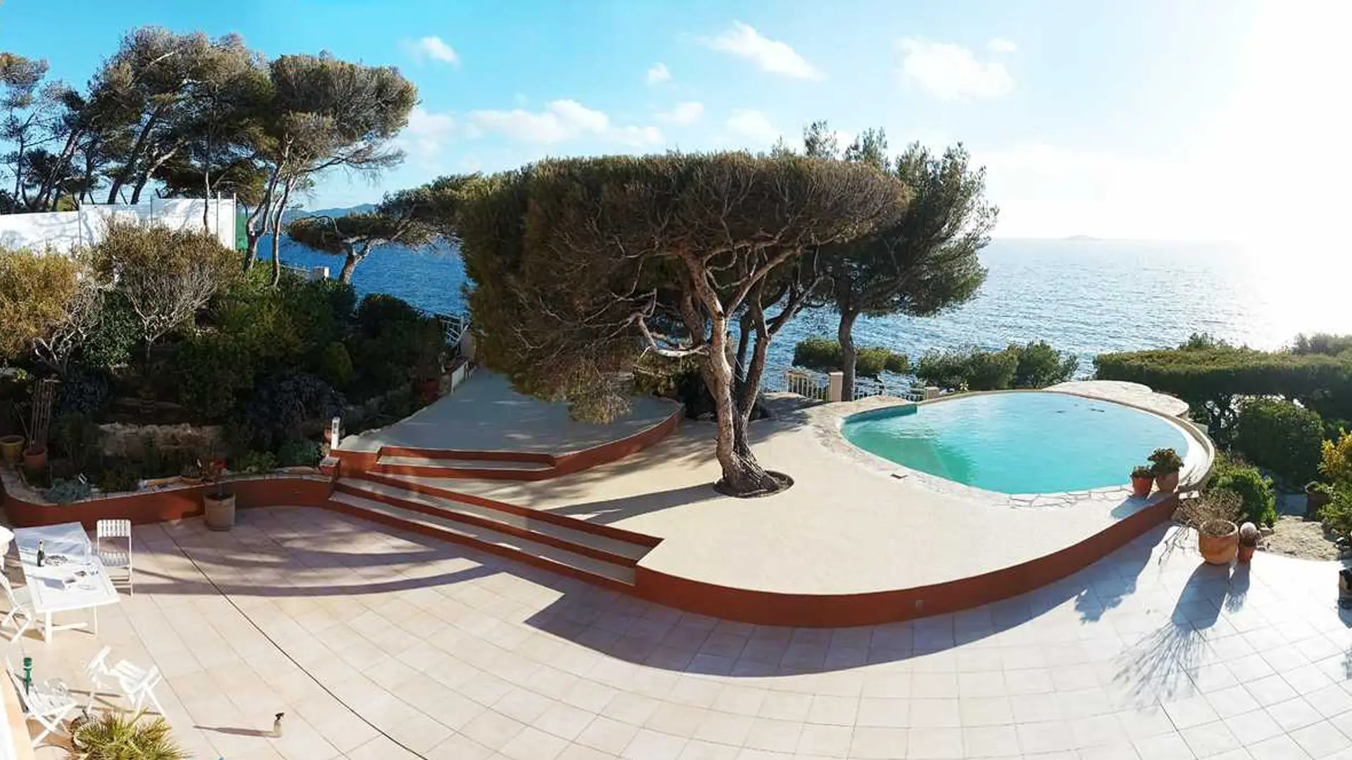 livingstone-moquette-pierre-terrasse-tour-piscine