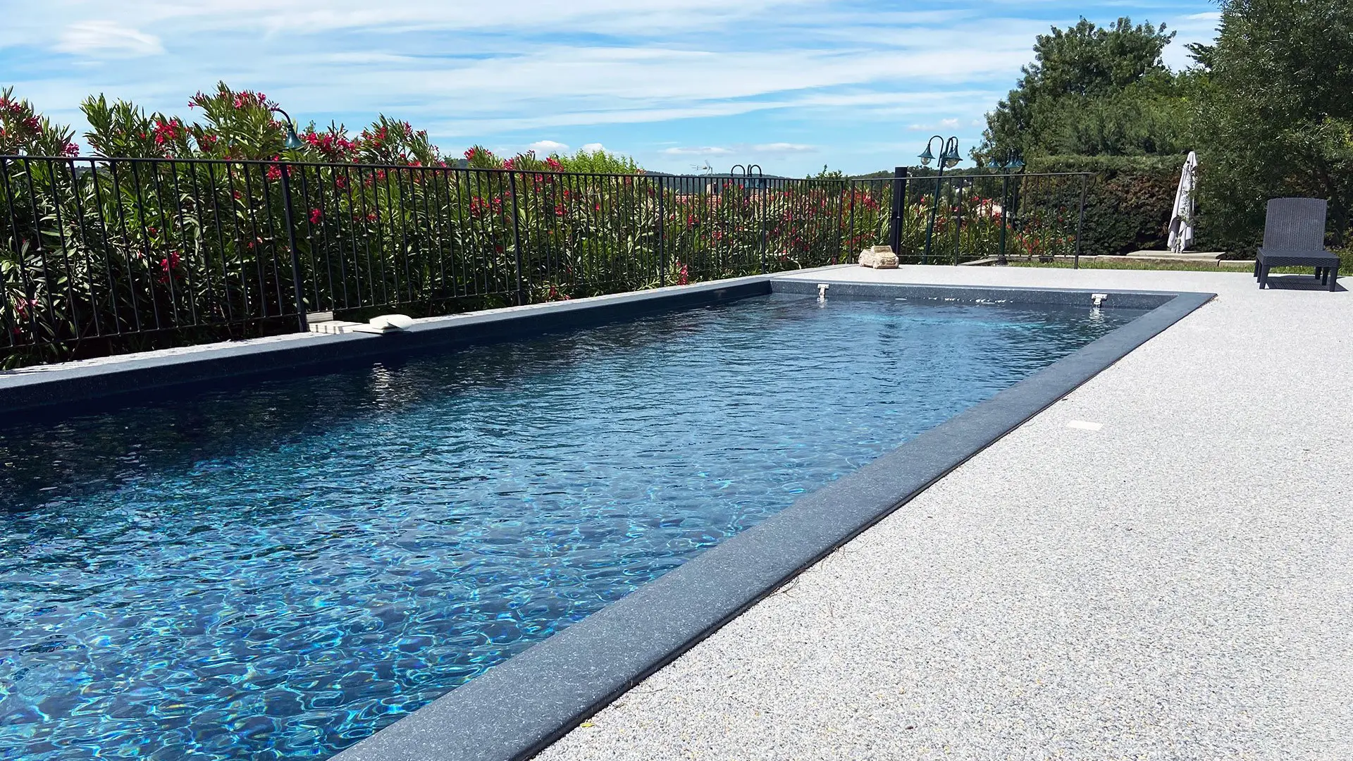 livingstone-moquette-pierre-tour-piscine-particulie-maison